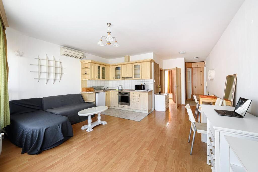 Lovely Apartment In City Centre For 4 Guests Budapest Extérieur photo