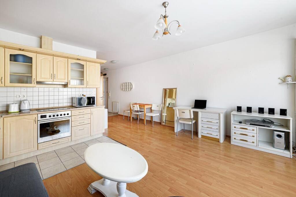 Lovely Apartment In City Centre For 4 Guests Budapest Extérieur photo