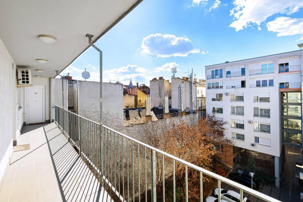 Lovely Apartment In City Centre For 4 Guests Budapest Extérieur photo