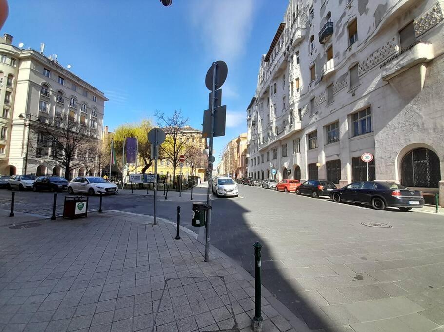 Lovely Apartment In City Centre For 4 Guests Budapest Extérieur photo